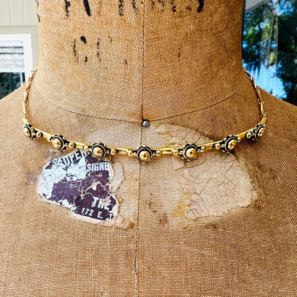 💛 Luv Aj Bar Necklace 
Gold